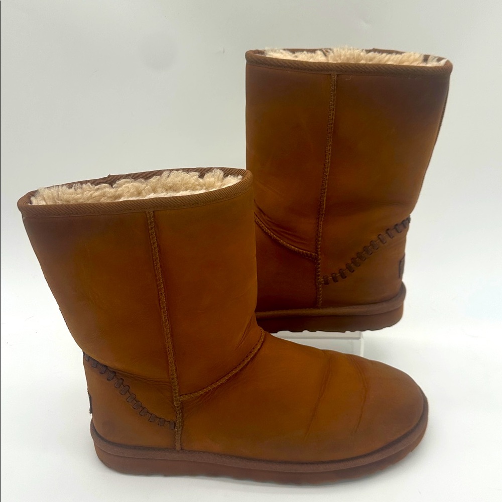 Ugg Pendleton Classic Short Chestnut Shearling Bo… - image 1